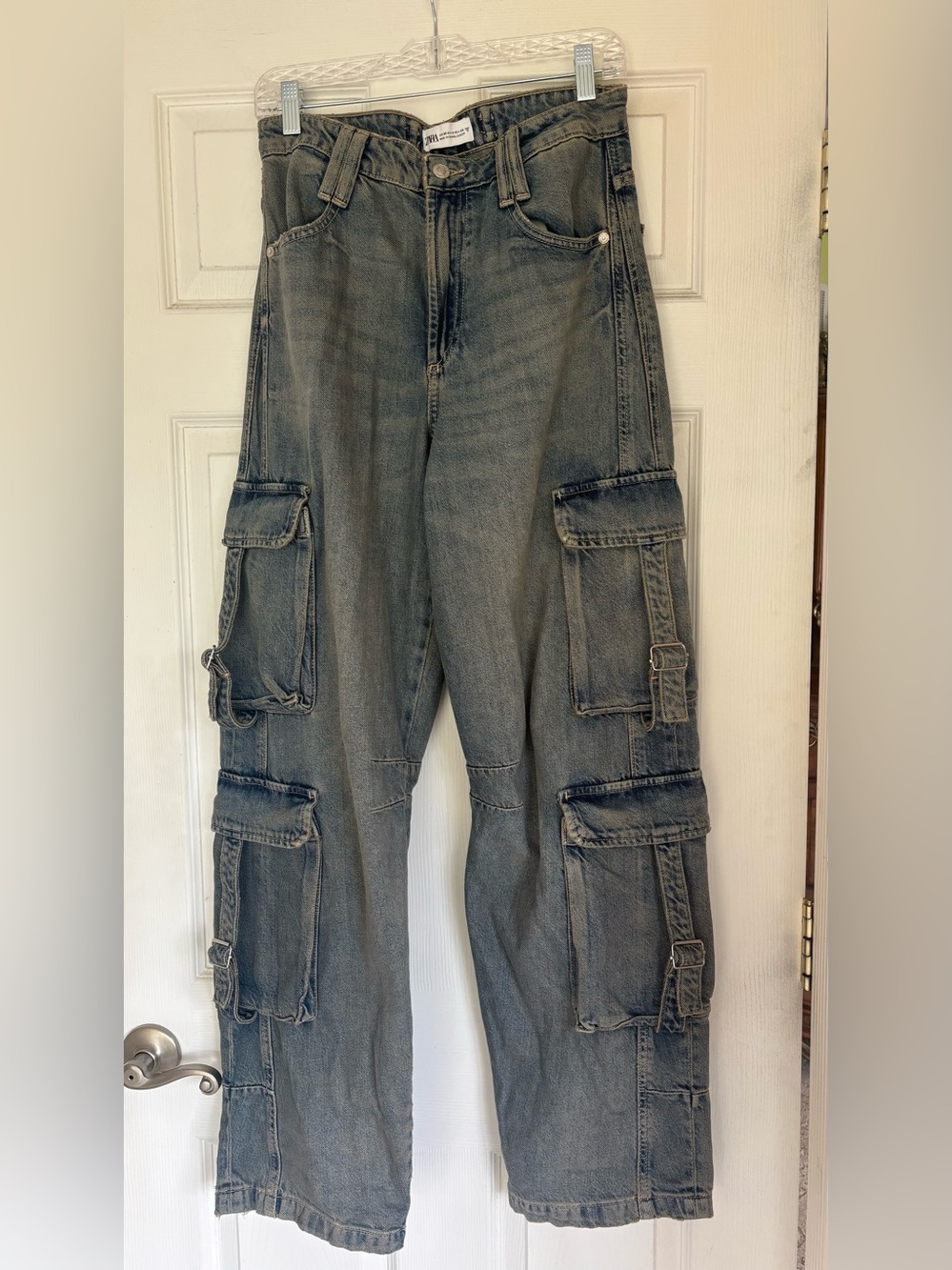 Zara women Relaxed Cargo Jeans - Faded Gray